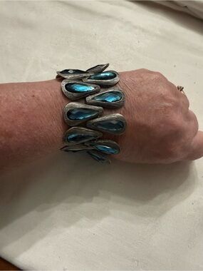 Blue Teardrop Crystal Stretch Bracelet